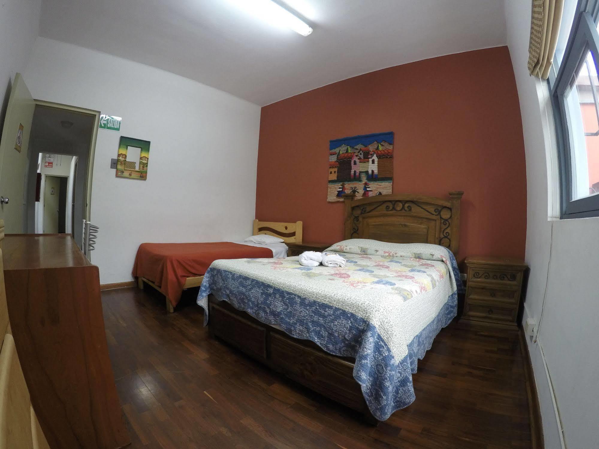 Casa Hualpa Ostello *